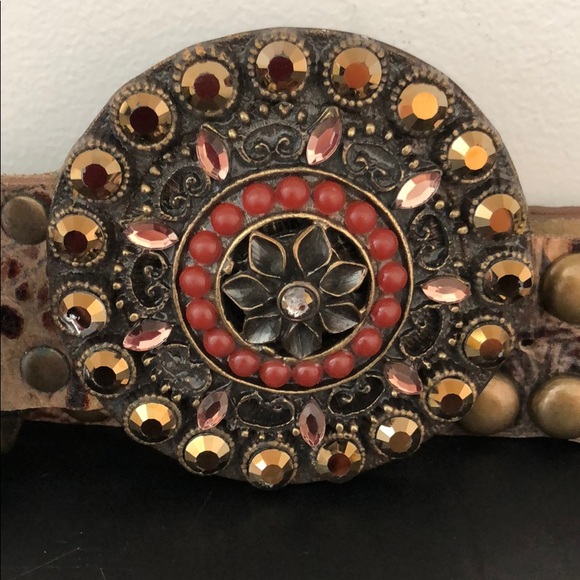 JEWELED BRASS STUDDED GOLD METALLIC LEATHER BELT - Picture 2 of 16